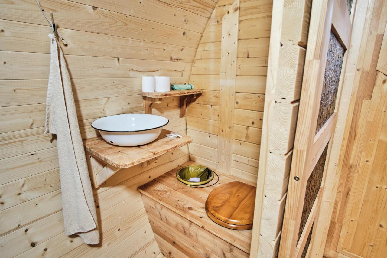 Viking Houses Strnadovsky Mlyn Jesenice  Экстерьер фото