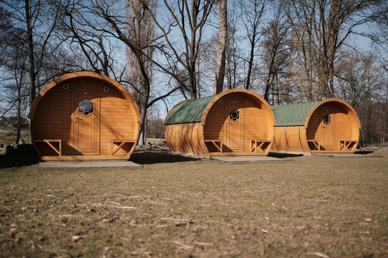 Viking Houses Strnadovsky Mlyn Jesenice  Экстерьер фото