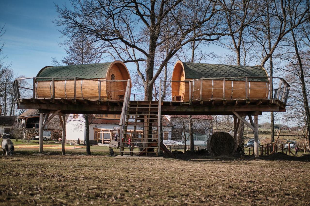 Viking Houses Strnadovsky Mlyn Jesenice  Экстерьер фото