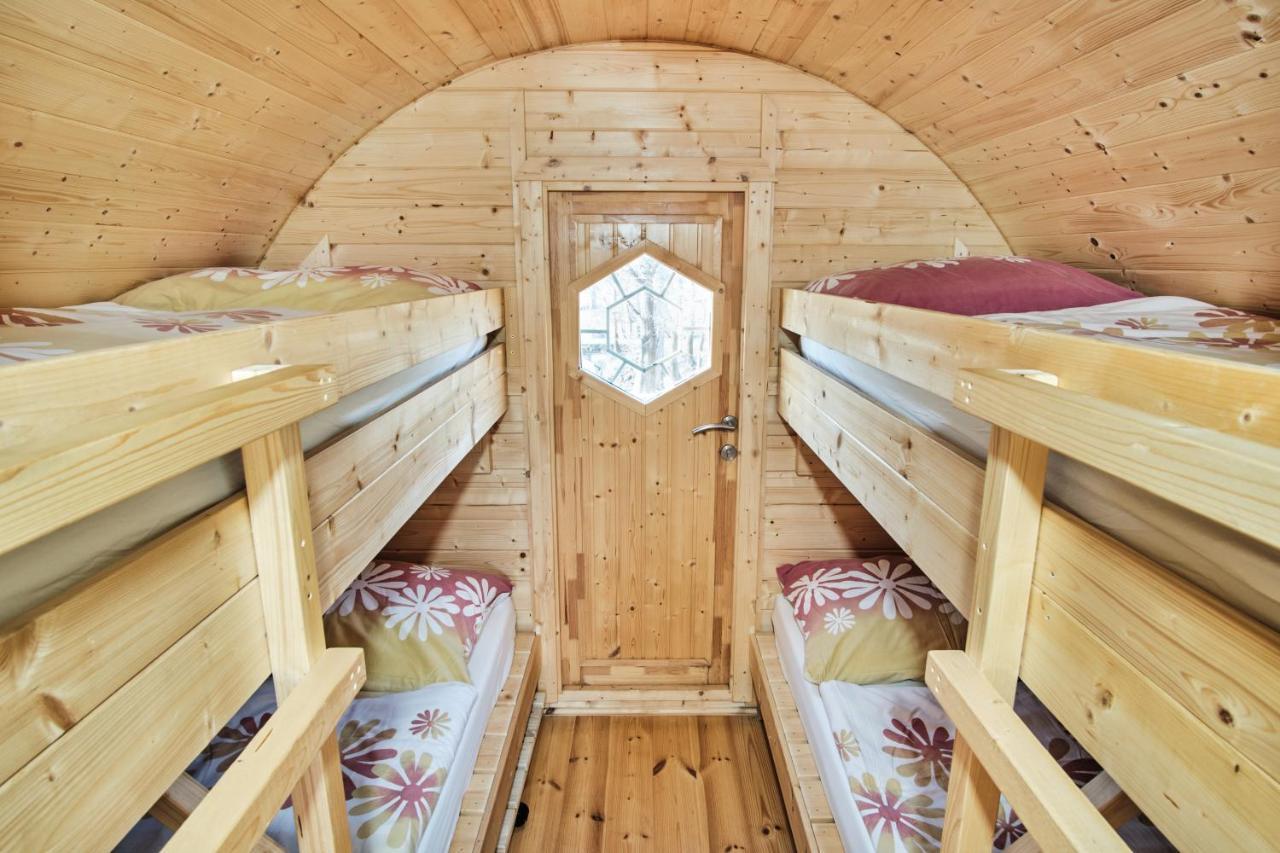 Viking Houses Strnadovsky Mlyn Jesenice  Экстерьер фото